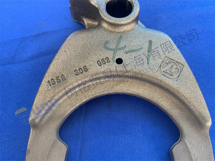 ZF TRAXON Automatic gearbox Parts GEAR SHIFT FORK-1&R GEAR 1358 306 082