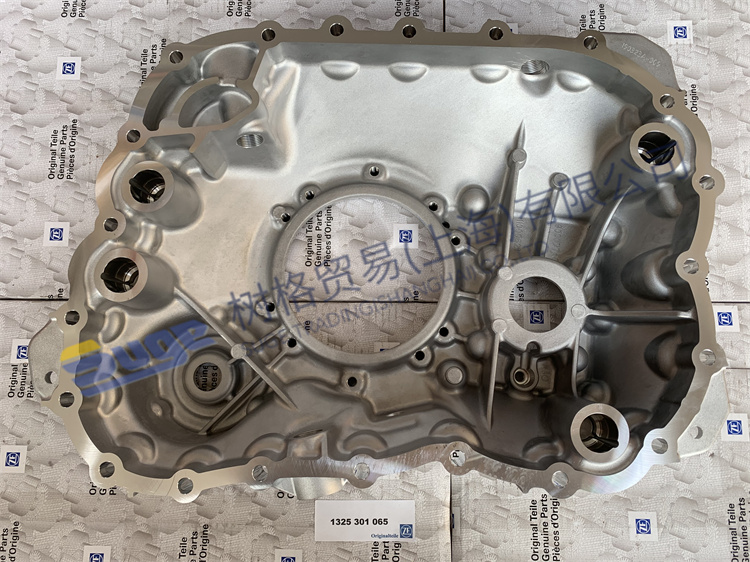 ZF ECOSPLIT4 gearbox parts TRANSMISSION REAR HOUSING 1325 301 065