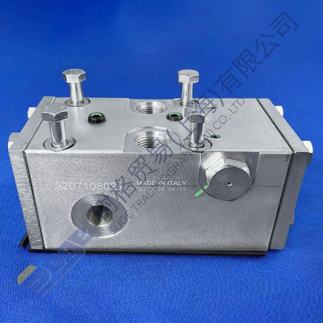 ZF Valve Block 3207 108 021