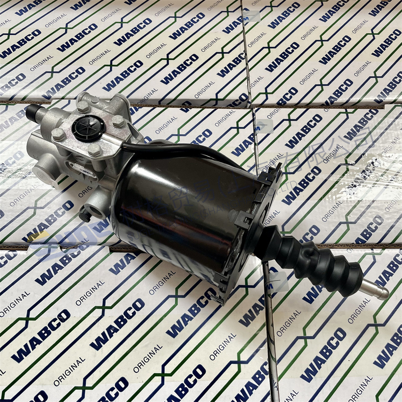 WABCO Clutch booster cylinder 9700 514 740