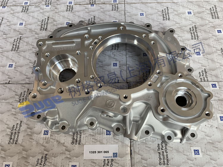 ZF ECOSPLIT4 gearbox parts TRANSMISSION REAR HOUSING 1325 301 065