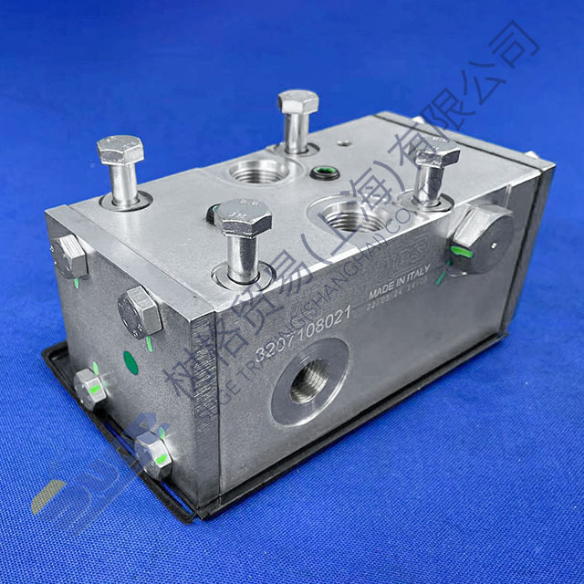 ZF Valve Block 3207 108 021